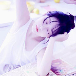 班似華