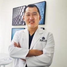 李君首
