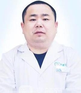 覃偉