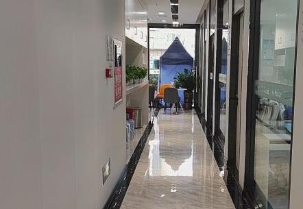 深圳海濤口腔門診部（富悅店）走廊