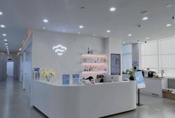 東莞貝殼美牙口腔門診部前臺(tái)
