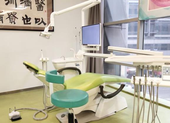 重慶亞太口腔門(mén)診部治療室