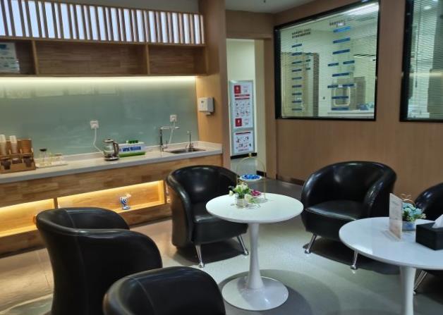 西安美奧口腔醫(yī)院（興慶店）休息區(qū)