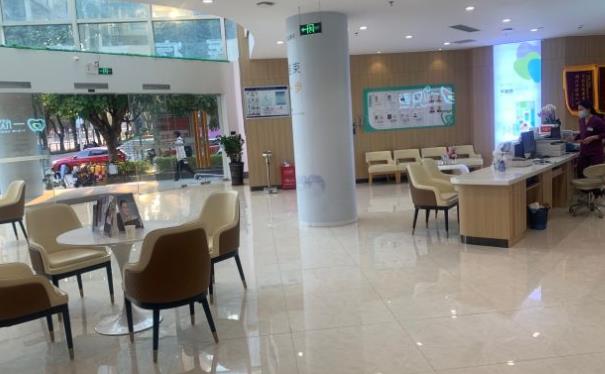 深圳一欣口腔門診部大廳環(huán)境