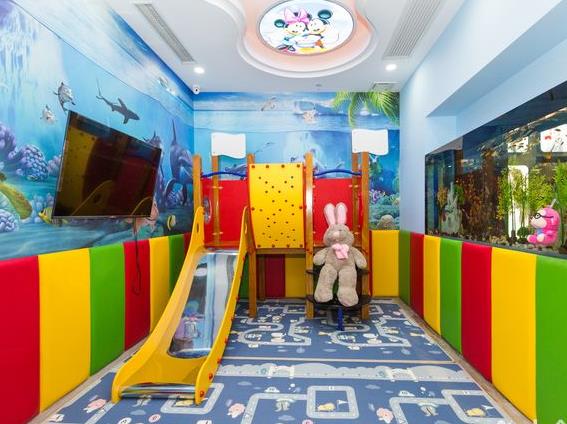 上海羅緣口腔門診部（美蘭湖店）兒童游樂區(qū)