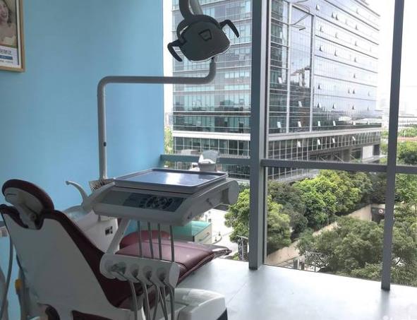 上海維佳康口腔門診部（東航云錦店）治療室