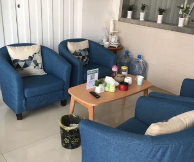 江西上饒信州貝齊口腔門診部休息區(qū)