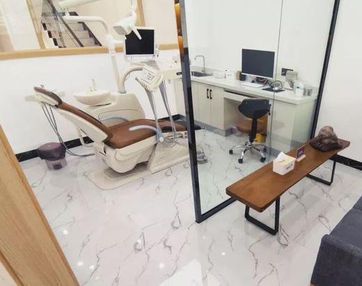 貴州興義德奧口腔門診部治療室