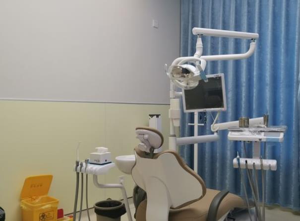 曹縣博仕口腔門診部治療室