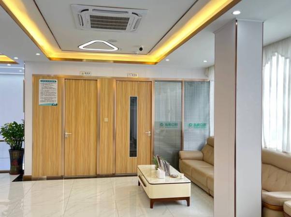 深圳弘和口腔門診部休息區(qū)