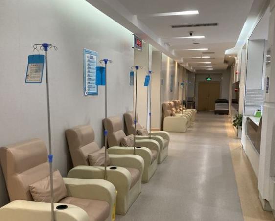 南京康貝佳口腔醫(yī)院休息區(qū)