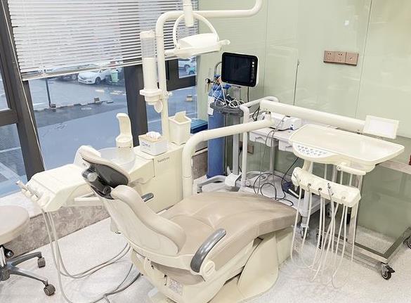 廣州潤博口腔門診部治療室
