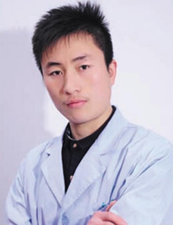 曹波偉