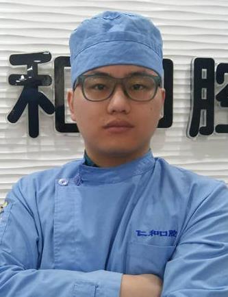 董瑋