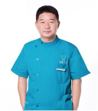 黃健
