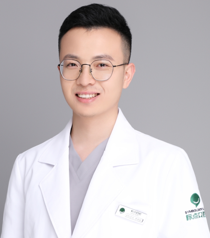 李家超