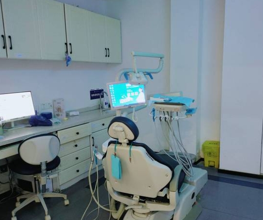 鄭州貝爾口腔門診部治療室