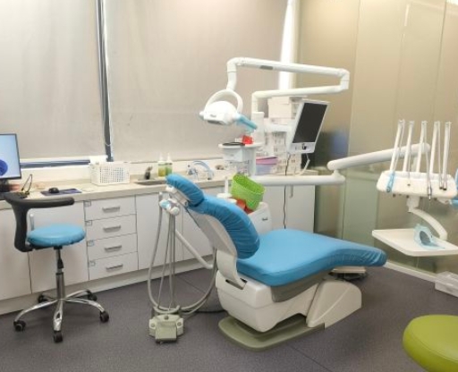 深圳科易白口腔門診部治療室