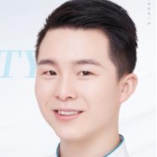 強(qiáng)鵬輝