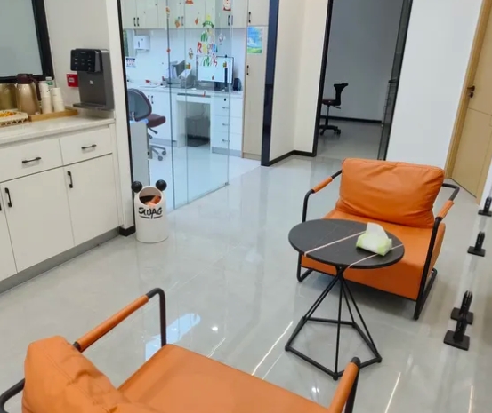 成都喜悅口腔診所休息區(qū)